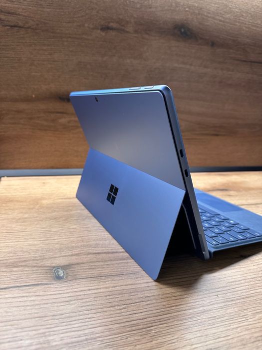 Microsoft Surface 11 Pro Copilot+ PC 13” OLED SnapdragonX Elite 12Core