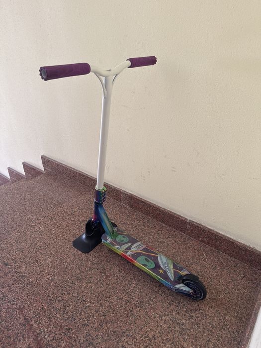 Продам трюковой кастрмный самокат
