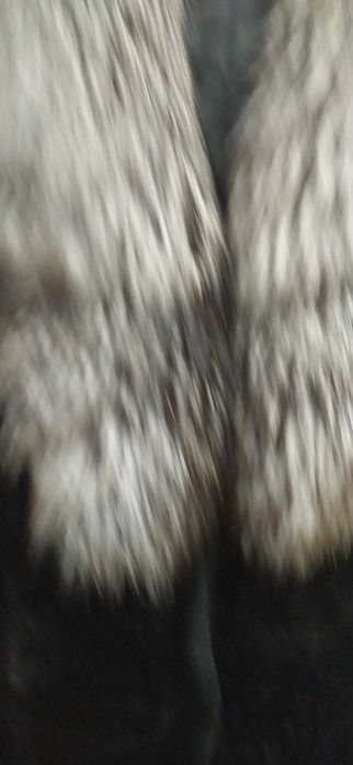 Продам женскую шубу.