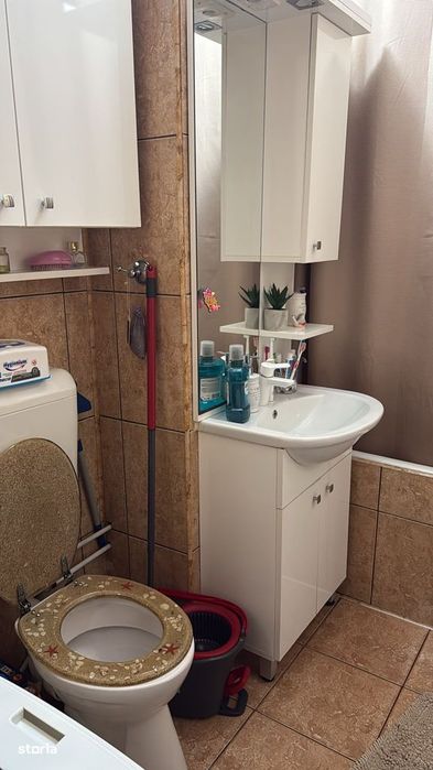 Apartament  2 camere de vânzare,etaj 1,mobilat și utilat