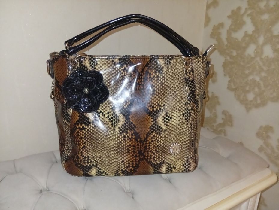 Дамская сумка. Лаковая