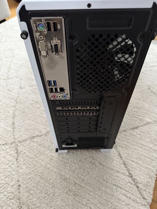 Vand PC de Gaming (Sistem,calculator,unitate)