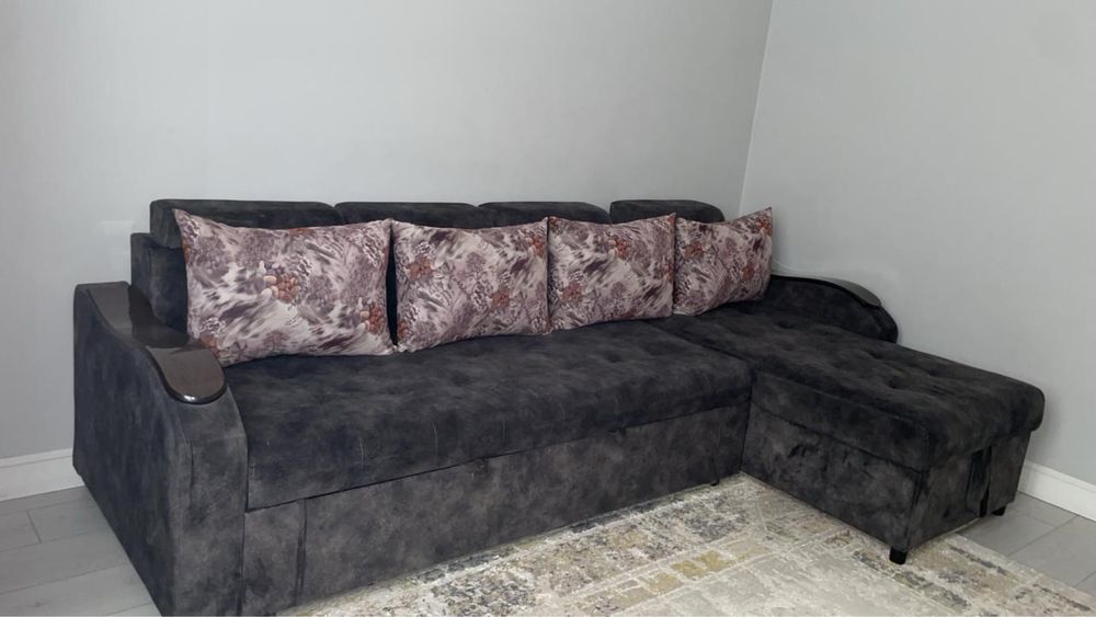 Продается уголок