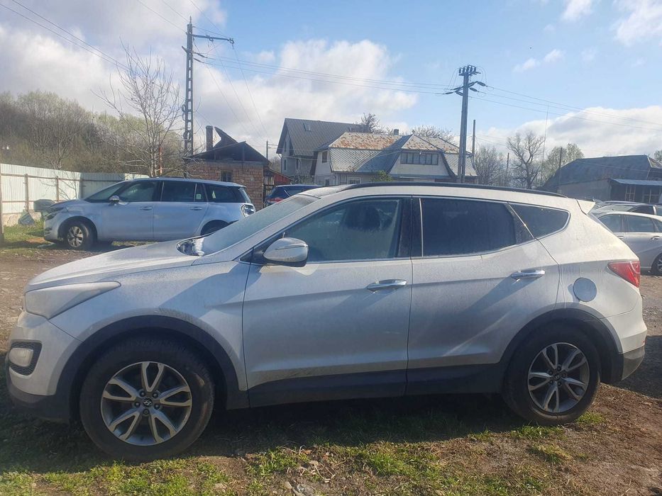 Dezmembrez Hyundai Santa Fe Premium 2.2 CRDI 4x4 2013