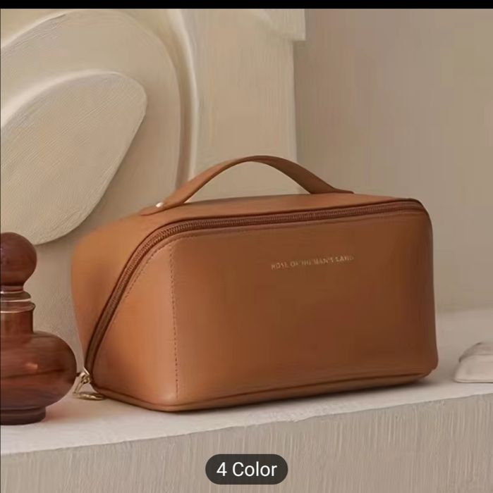 Нова Козметична чанта. Черна