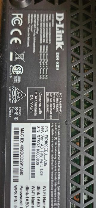 Рутер D-Link DIR-809, 750Mbps, 2.4GHz/5GHz,4x LAN 100, 1x WAN 100