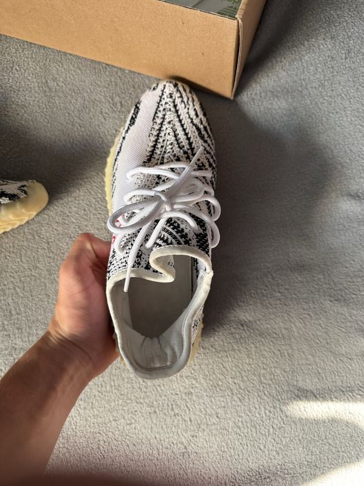 Adidas yeezy boost zebra