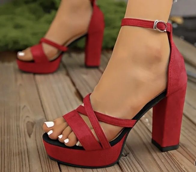 Дамски         обувки