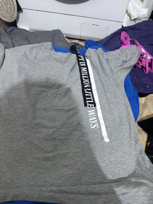 отдам даром женские вещи