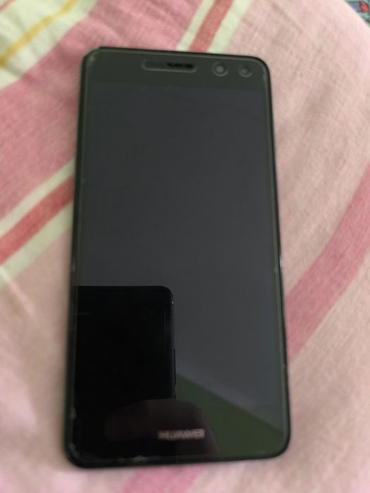 Телефон Huawei Y6