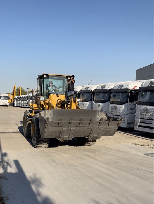 Pogruzchik Lovol 3 kuba yili 2024 faqat naqdga