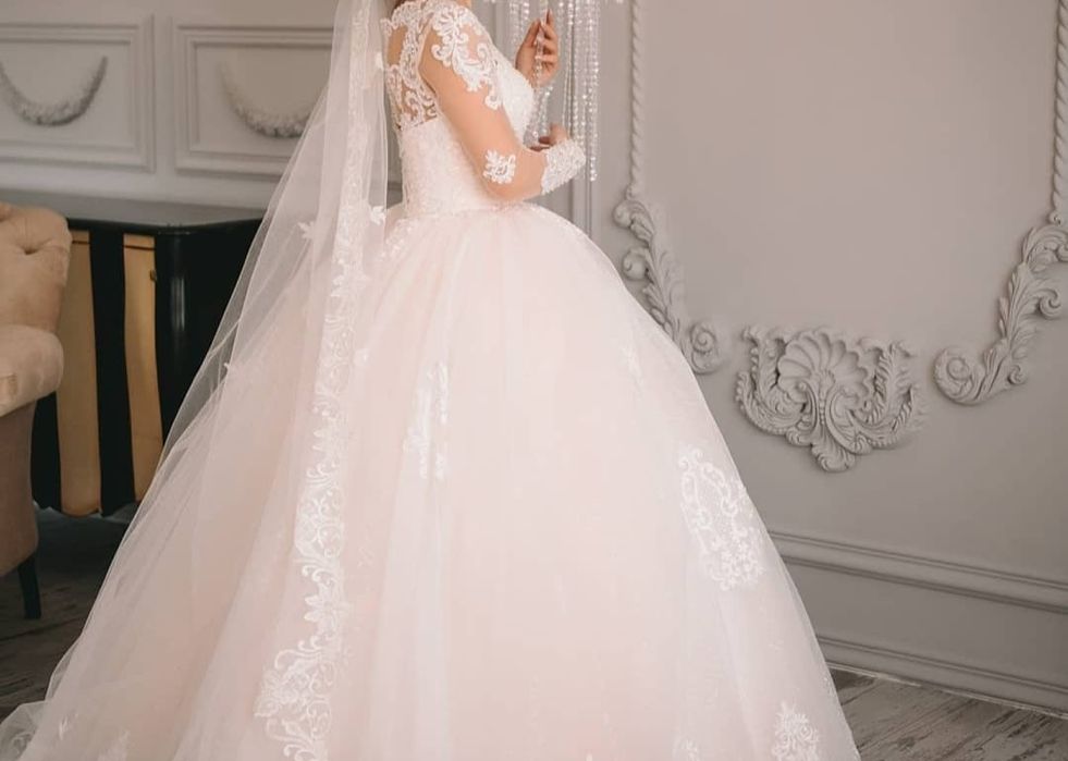 Свадебное платье в отличном состоянии