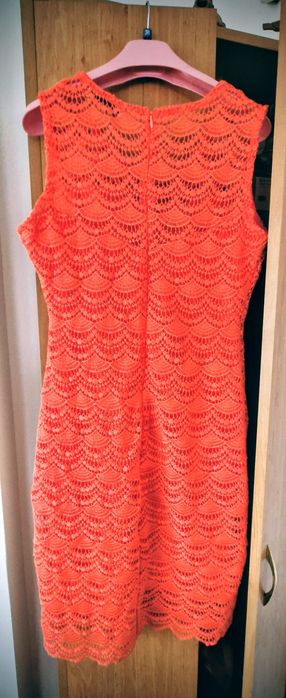 Дантелена рокля цвят корал