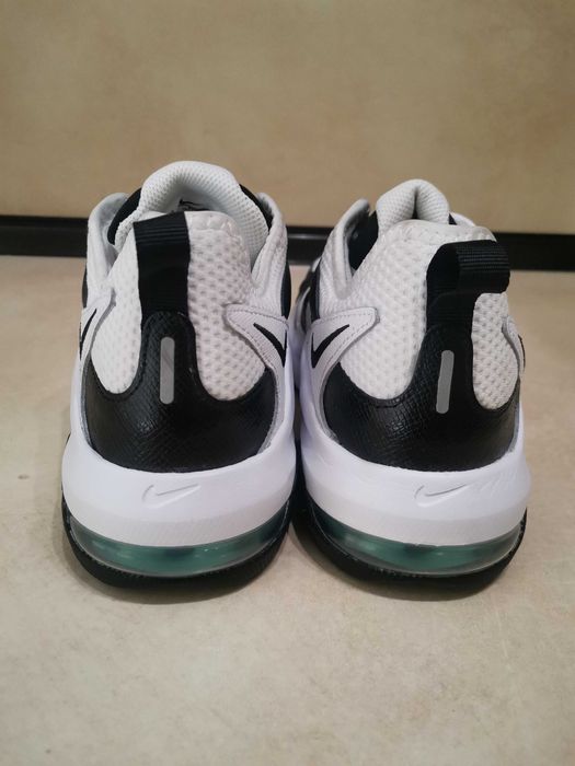 NIKE Air Max Graviton.