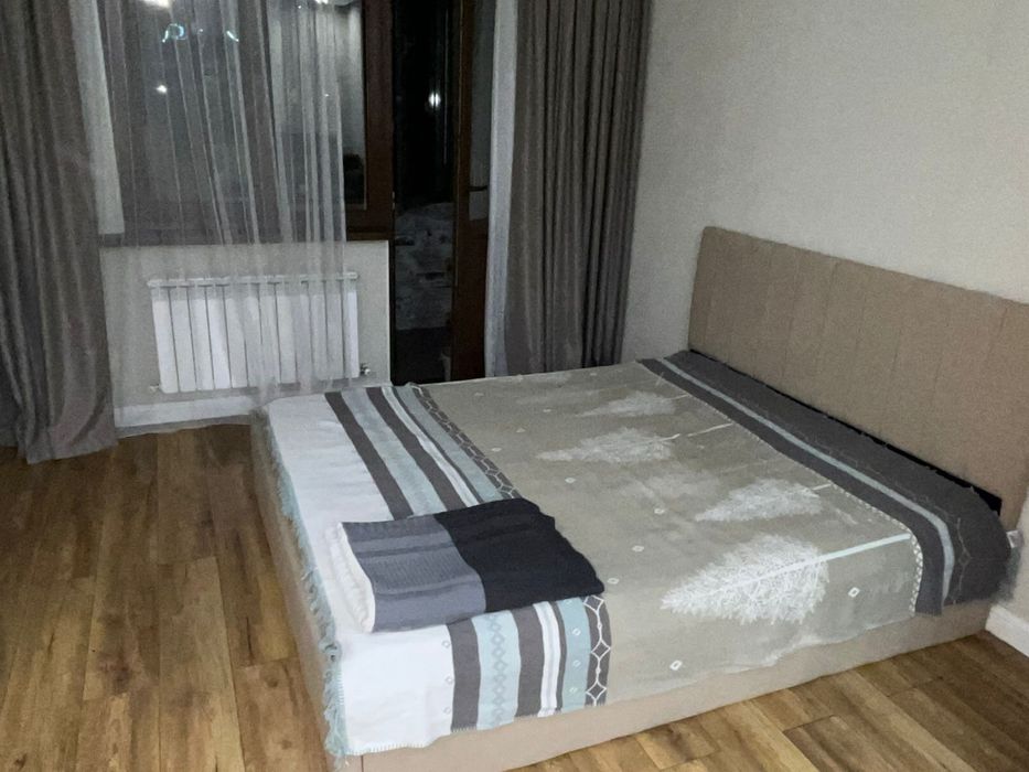 Двуспальняя кровать