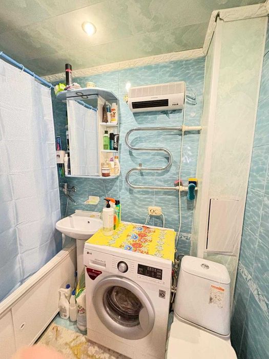 3 к.кв. в 8 мкр-не ДВД