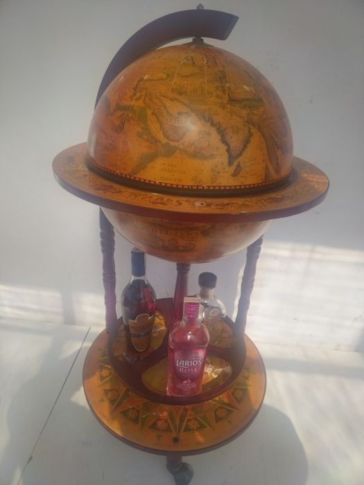 Глобус бар Tre Esse - Worlds, за шишета и чаши за алкохол 
Размери: 55