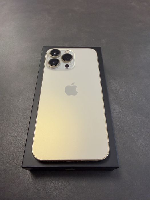 Iphone 13 pro 128gb gold с подарък case и протектор
