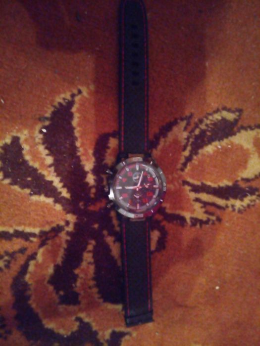 Ceas de mana este nou