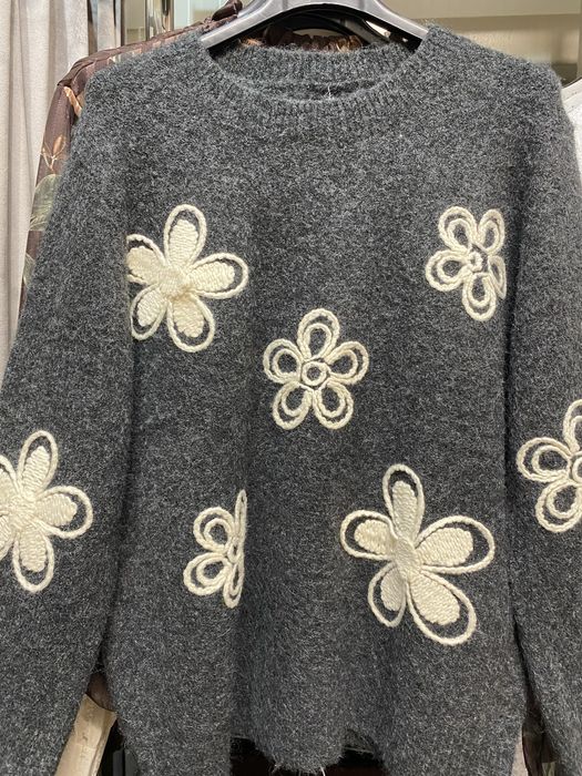 Дамски пуловери на 35лв.