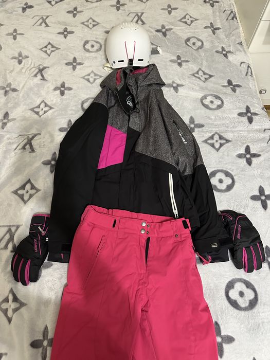 Горнолыжный костюм