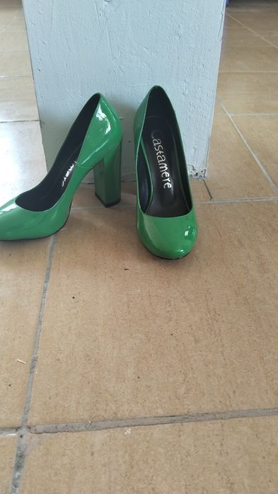 Pantofi noi eleganți