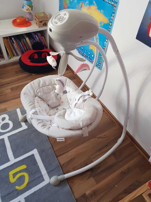 Balansoar bebeluși NOVOKIDS Woody Swing – electric, telecomandă
