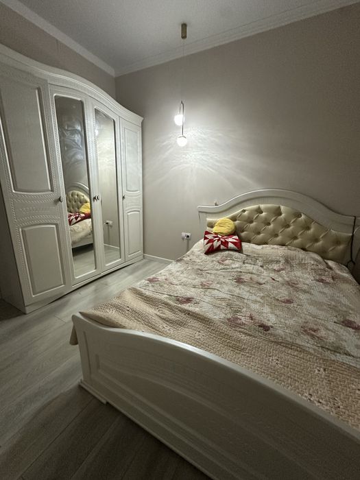 Продам спальний гарнитур