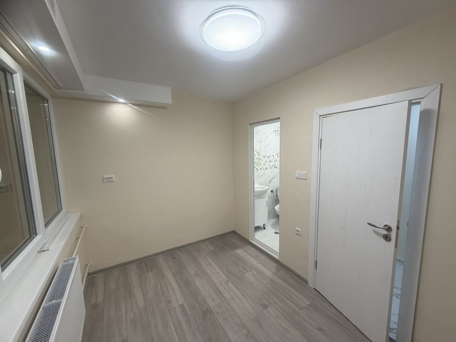 Тристаен апартамент, тухла, площад Левски