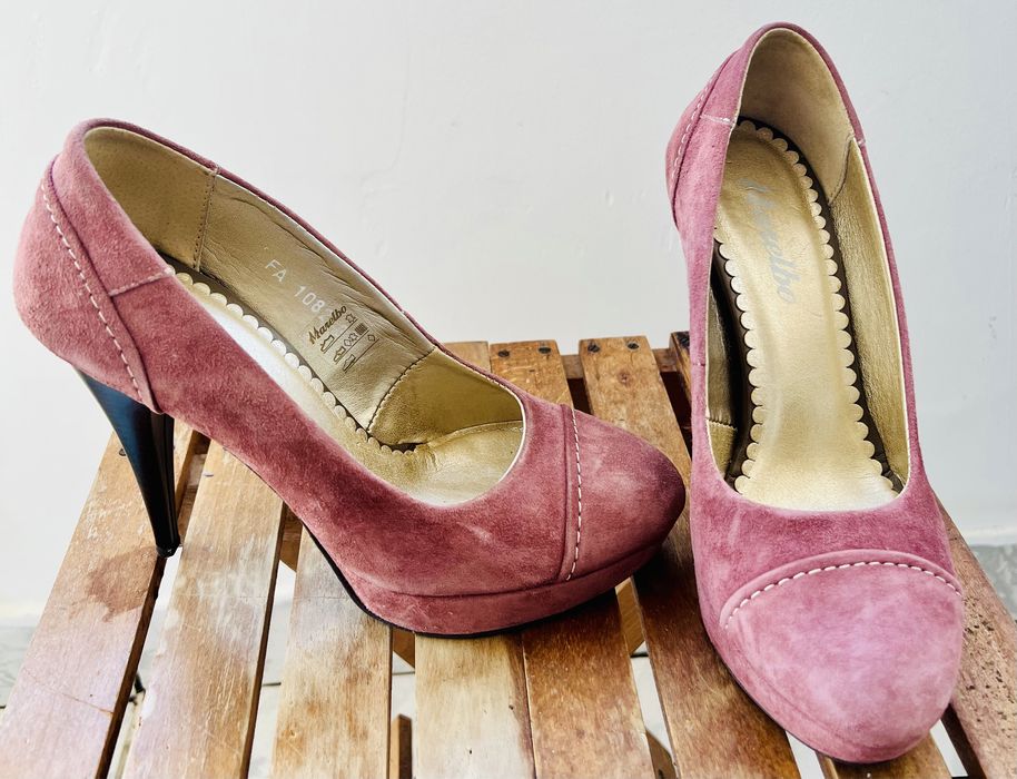 Pantofi piele, noi, cu toc, nr 37, Marelbo