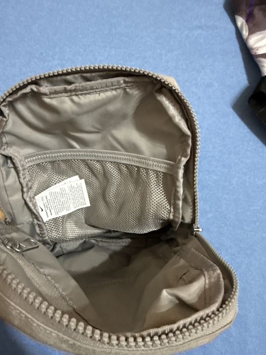 Чанти за кръст и презрамо