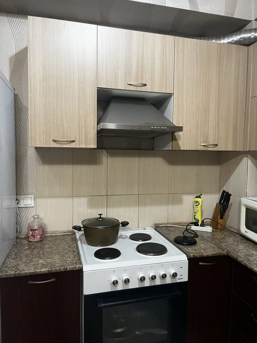 Продам кухонный гарнитур б/у