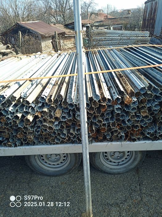 Метални лозарски  колове