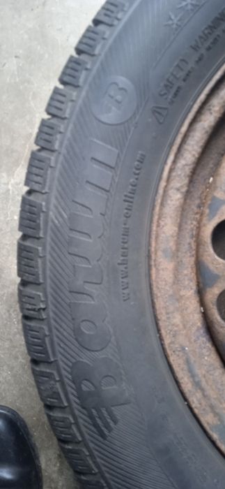 195/65/15 iarna cu jante 5 gauri