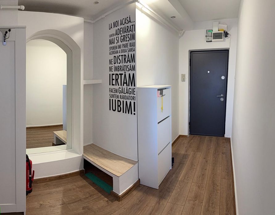 Inchiriez apartament central langa Universitate