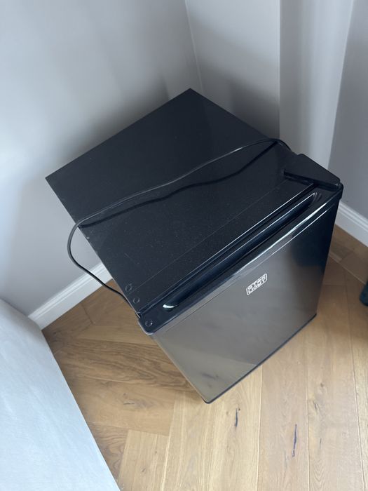 Frigider minibar Star-Light MBM-67APBL, 65 L, negru stare foarte bună