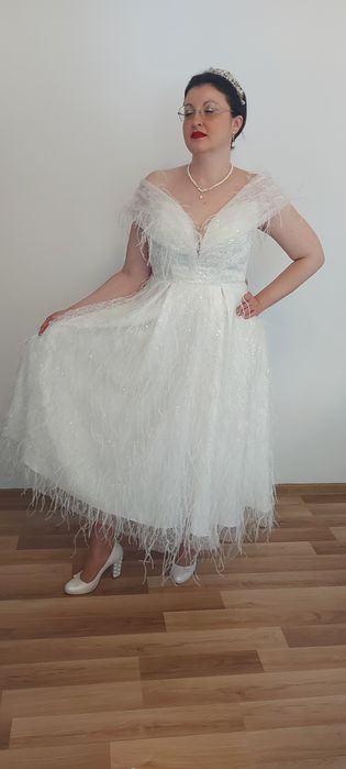 Rochie de mireasă cu pene