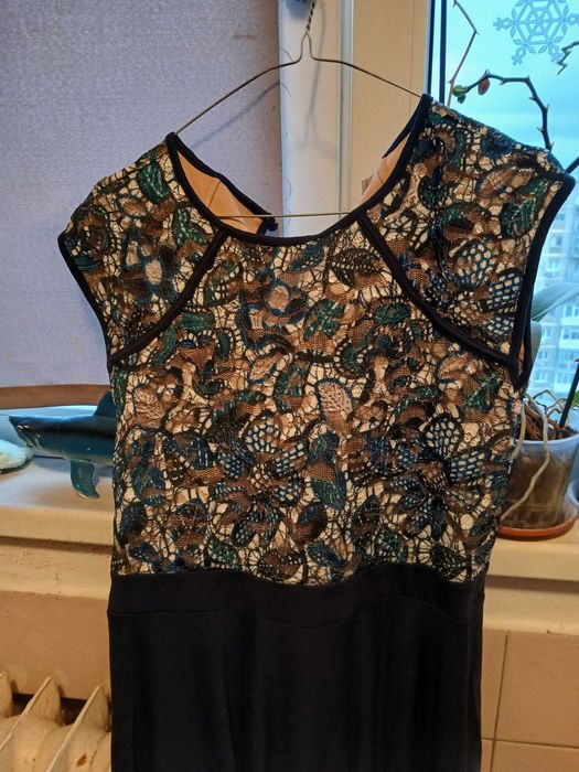 Vand rochie bonprix 40/42 cu dantela, de ocazie,90 % jerse si 10 elast