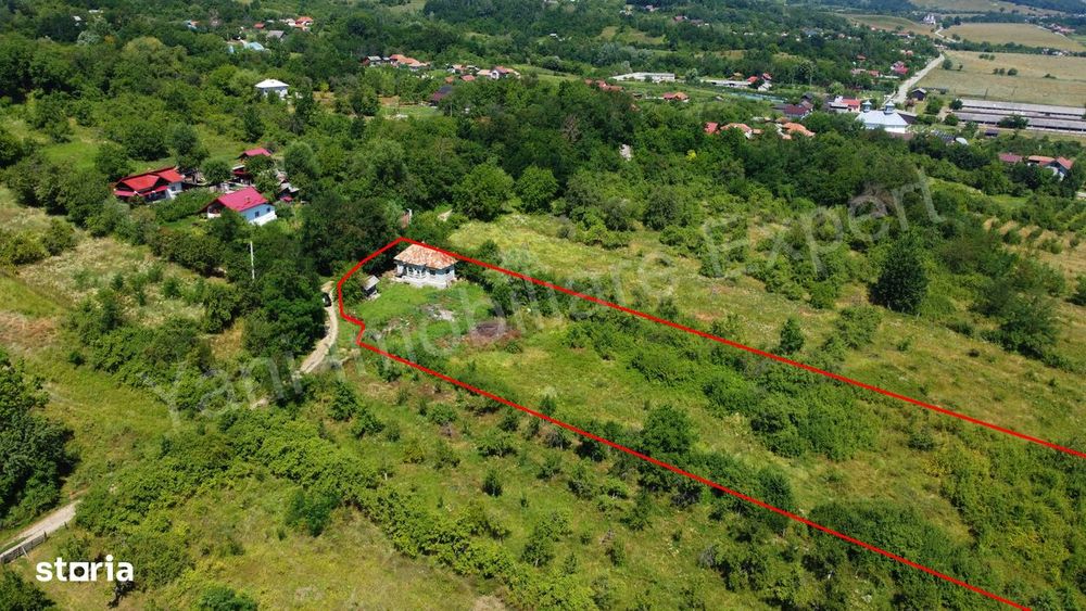 Casă bătrânească de vânzare în comuna Ciofrângeni, județ Argeș.