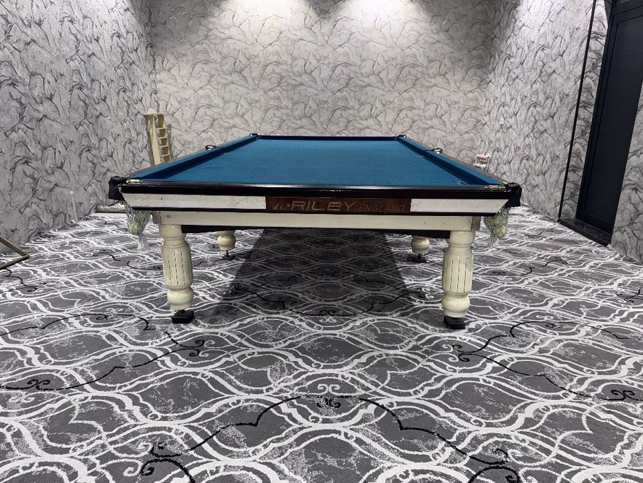 Bilyard mramor stol