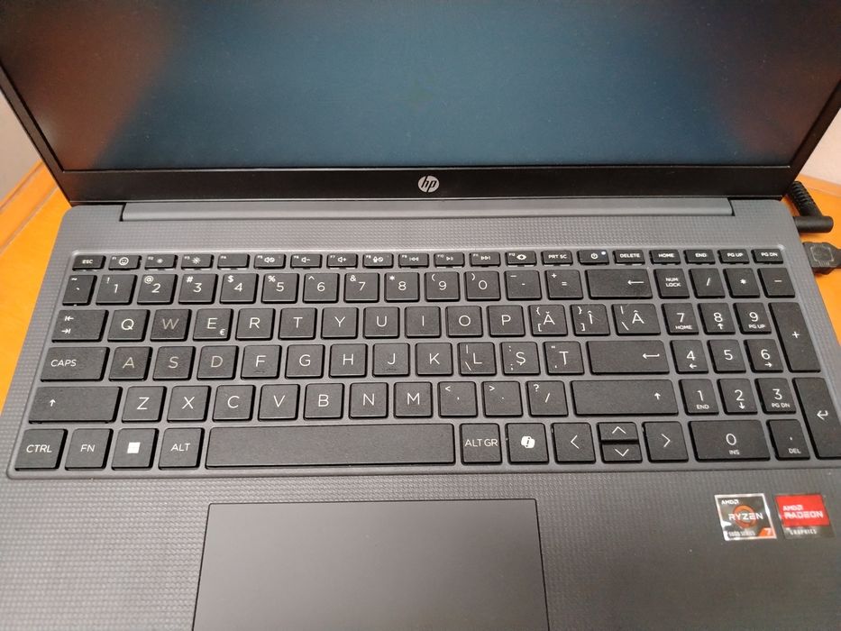 Vând laptop HP de gaming
