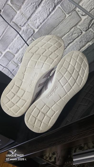 Оригинальные кроссы adidas