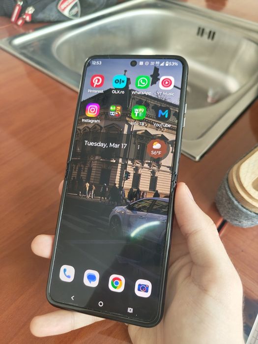 RAZR 40 ultra 8gb
