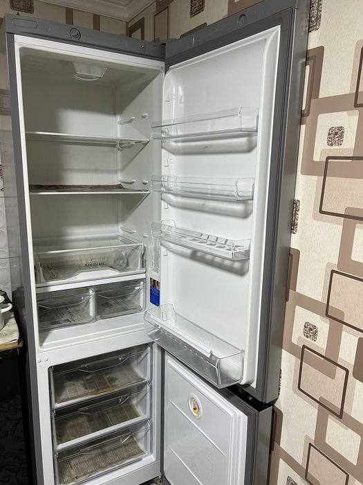 халадилник индизить рассия очень в хорошим состояний пачти новый