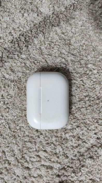 Оригинальный кейс от AirPods pro2