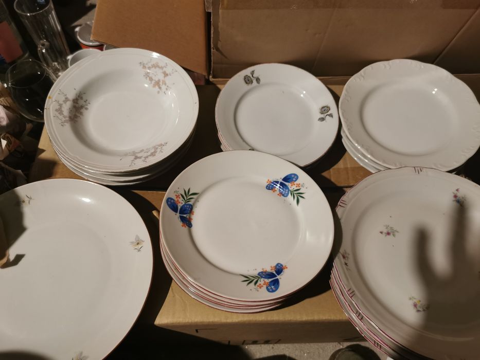 Сервизи - чинии, чаши