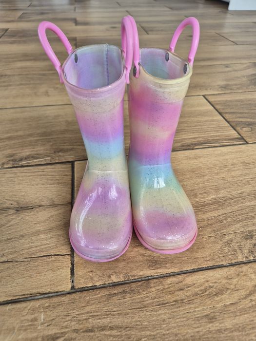 Vand cizme pentru  fete,Primark, marime 23