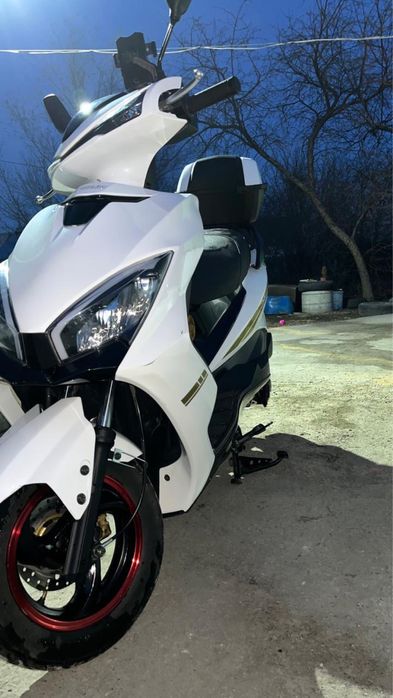 Продам скутер новый SONLING M8