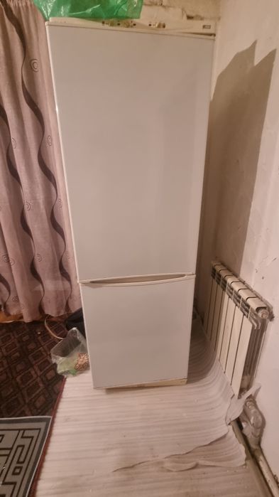 Холодилник indesit