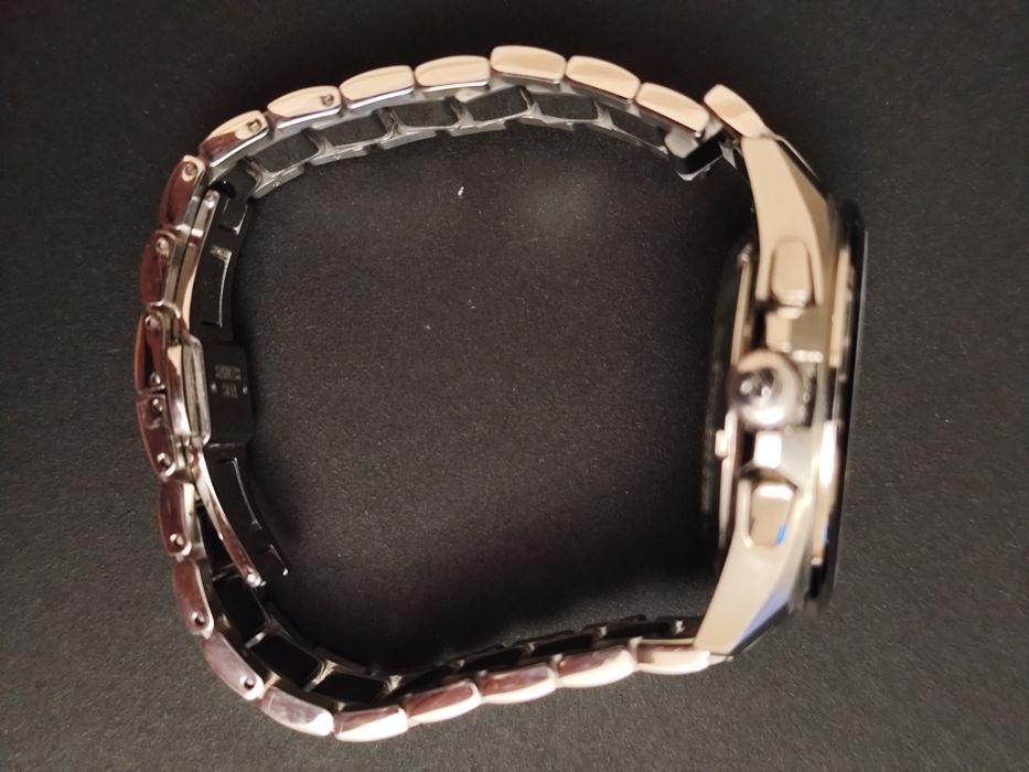 Продам мужские наручные часы.